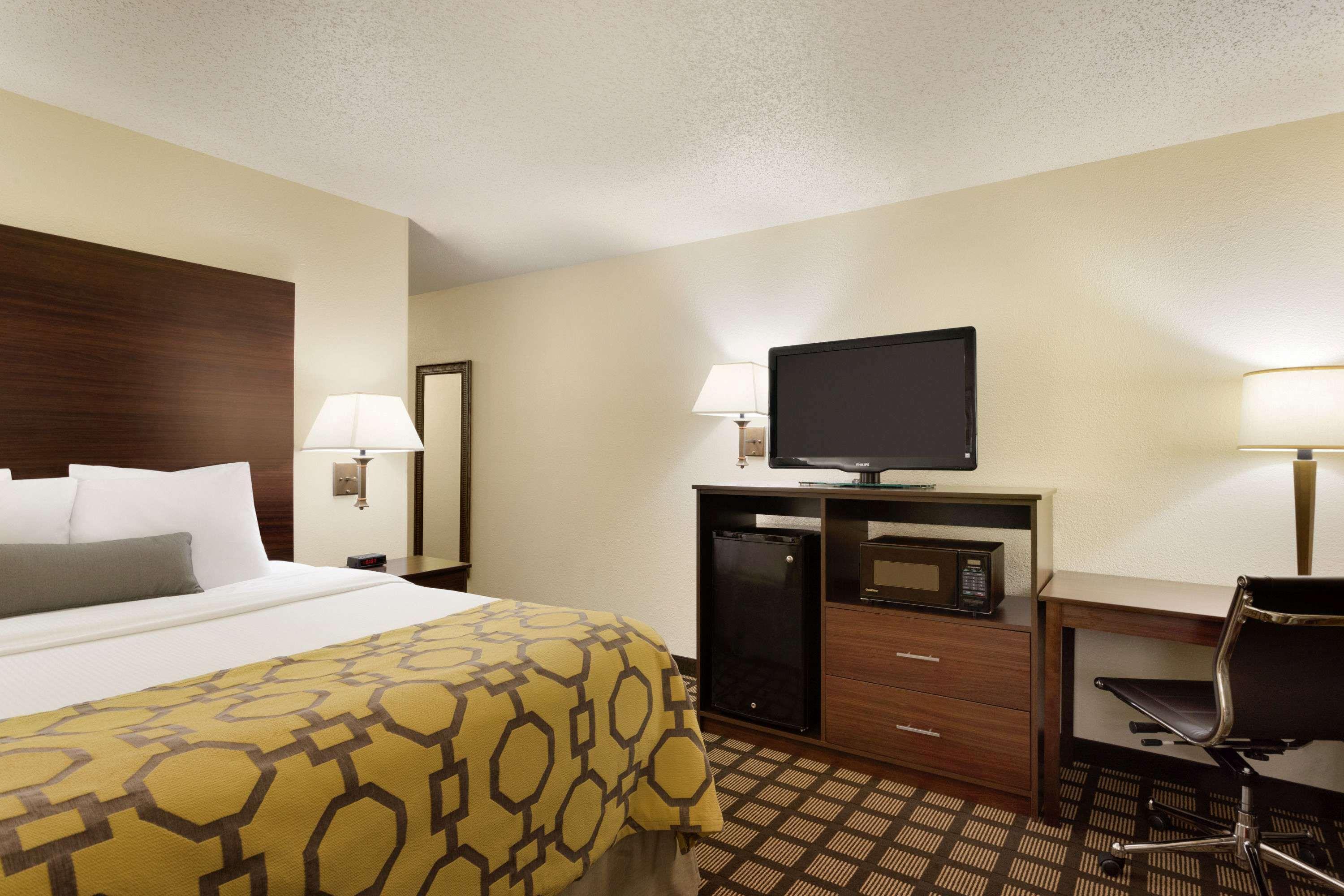 Hotel Baymont By Wyndham Salina Exteriér fotografie