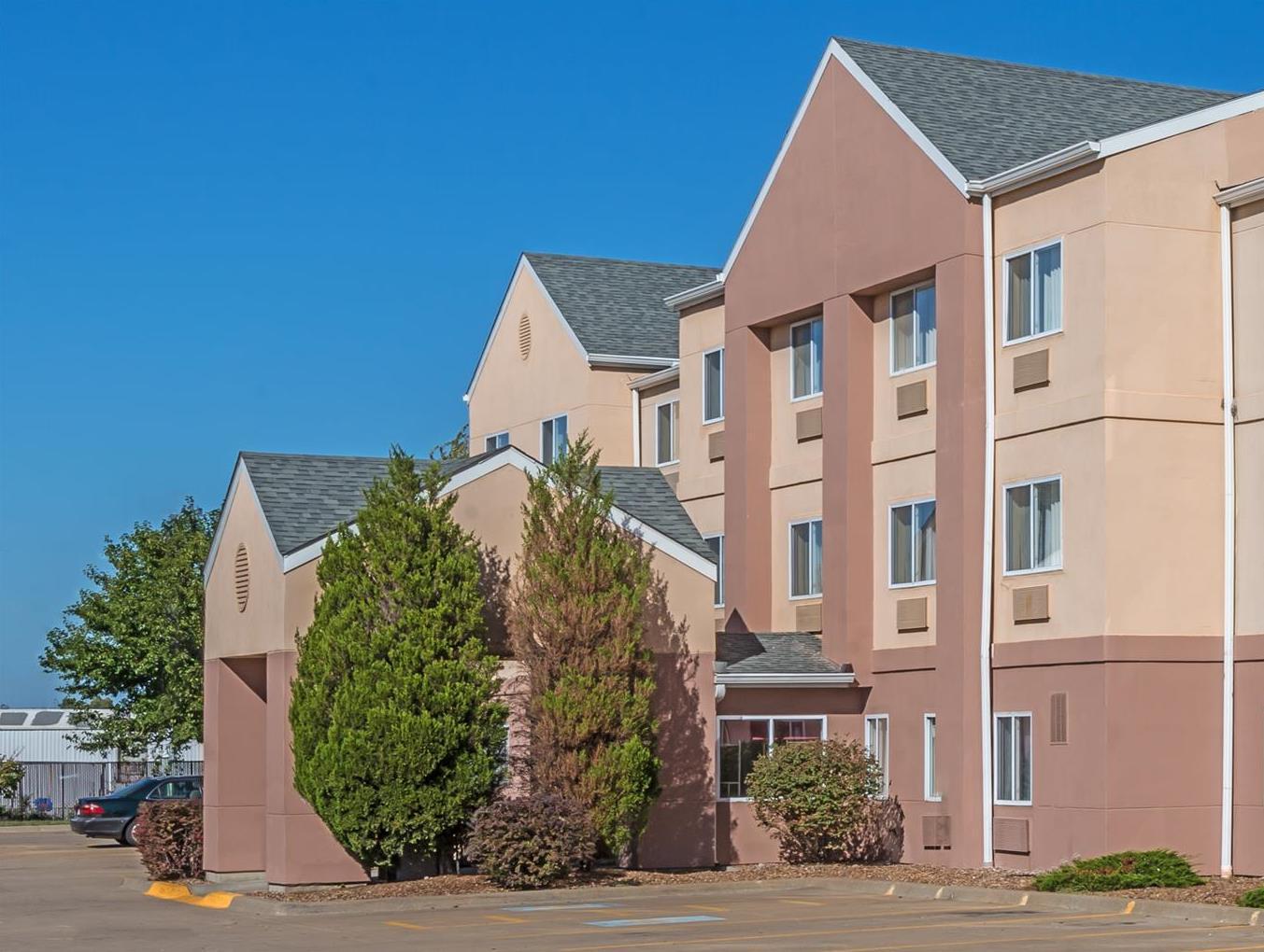 Hotel Baymont By Wyndham Salina Exteriér fotografie