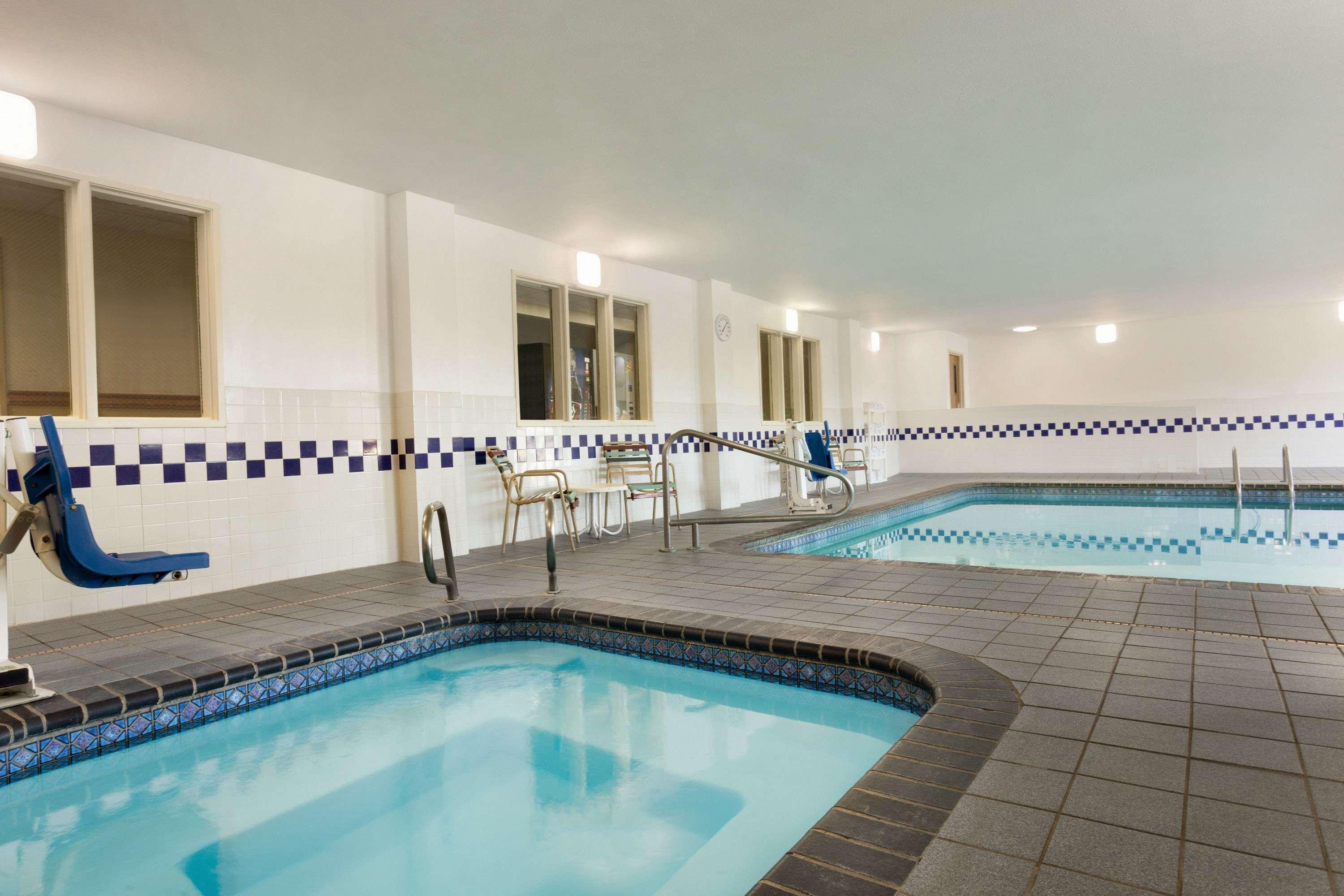 Hotel Baymont By Wyndham Salina Exteriér fotografie