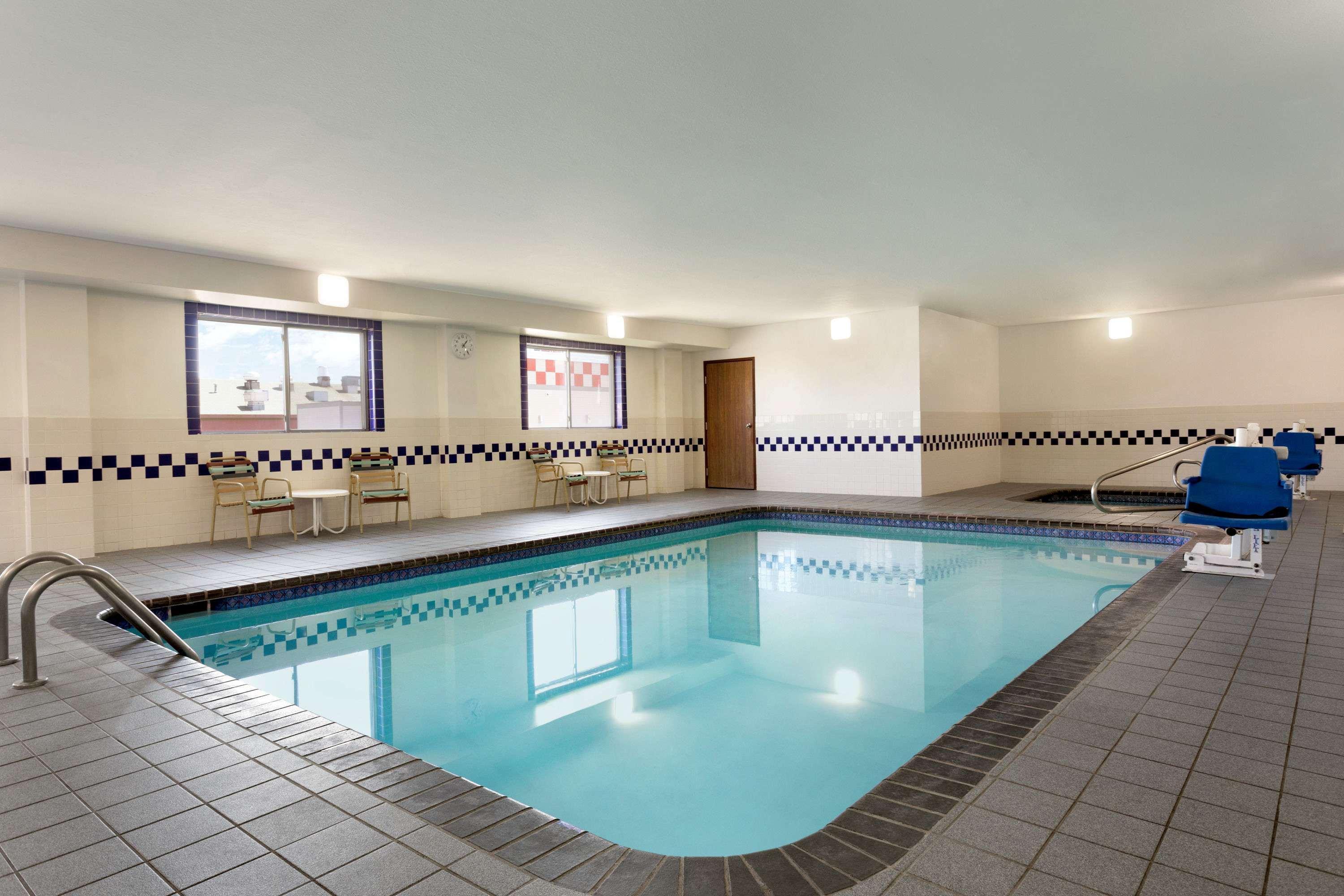 Hotel Baymont By Wyndham Salina Exteriér fotografie
