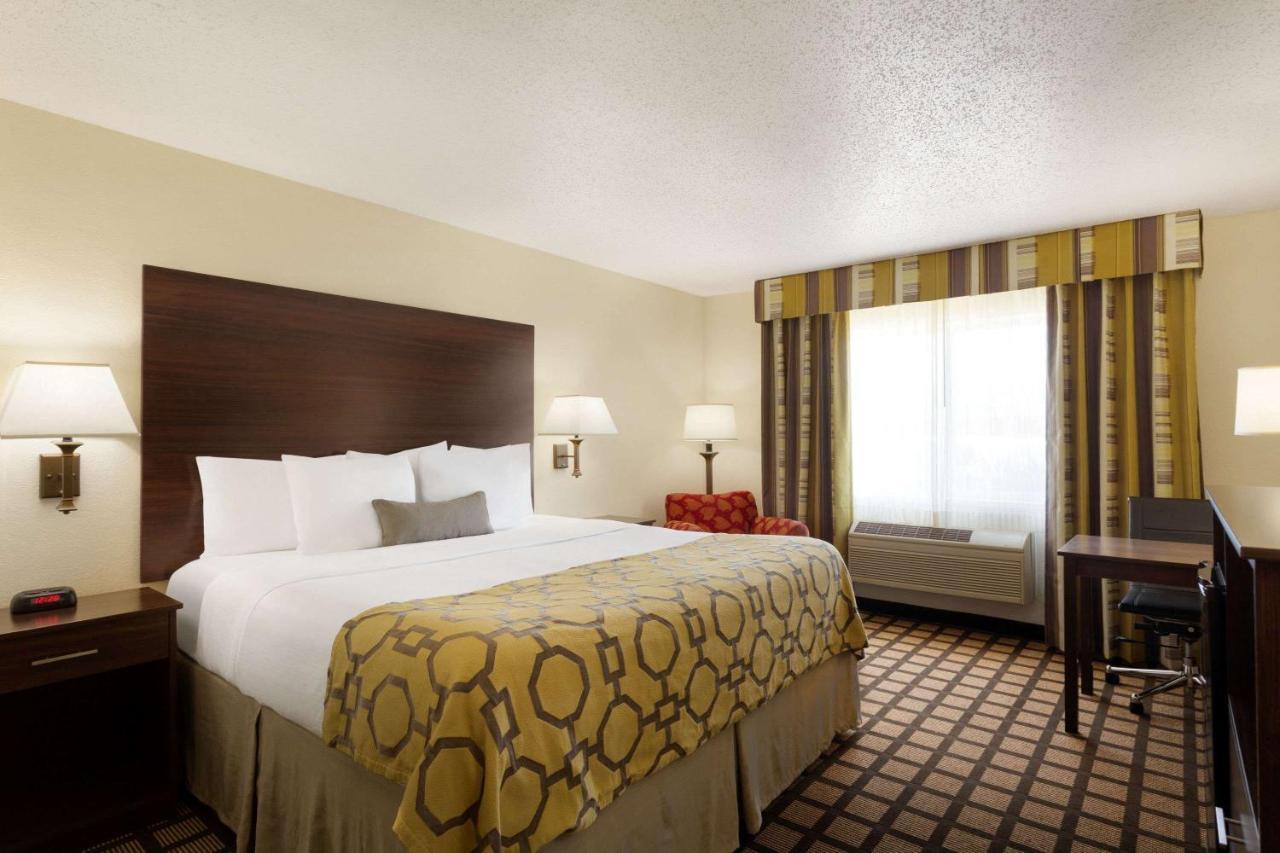Hotel Baymont By Wyndham Salina Exteriér fotografie